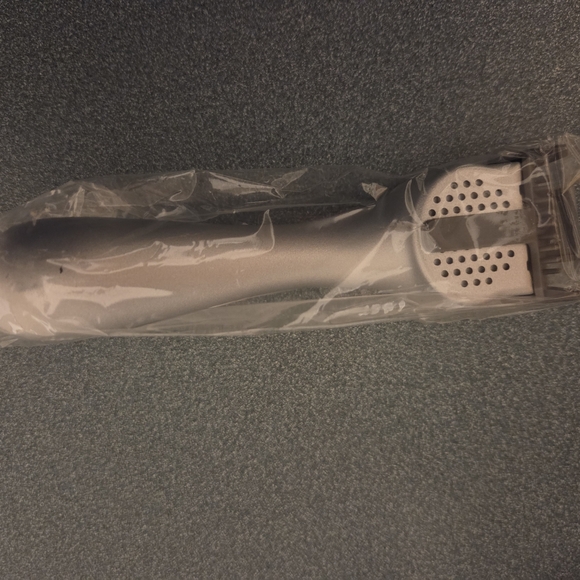 Pampered New In Box Garlic Press - Picture 3 of 6